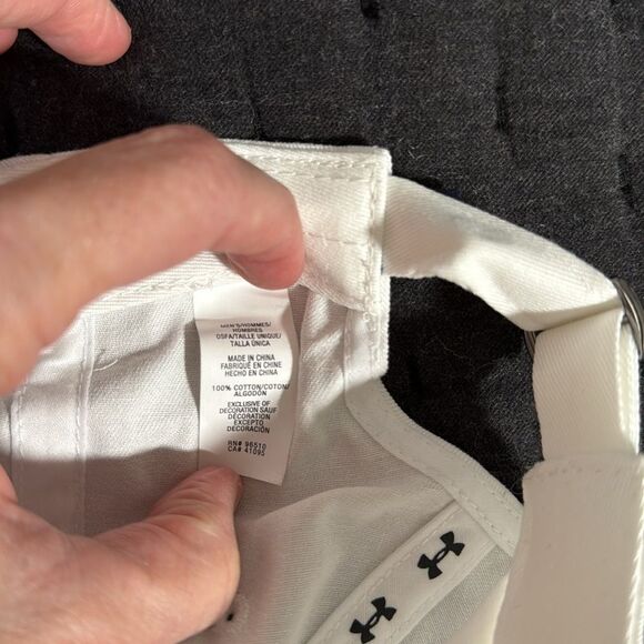 Under Armour Hat - Picture 4 of 4
